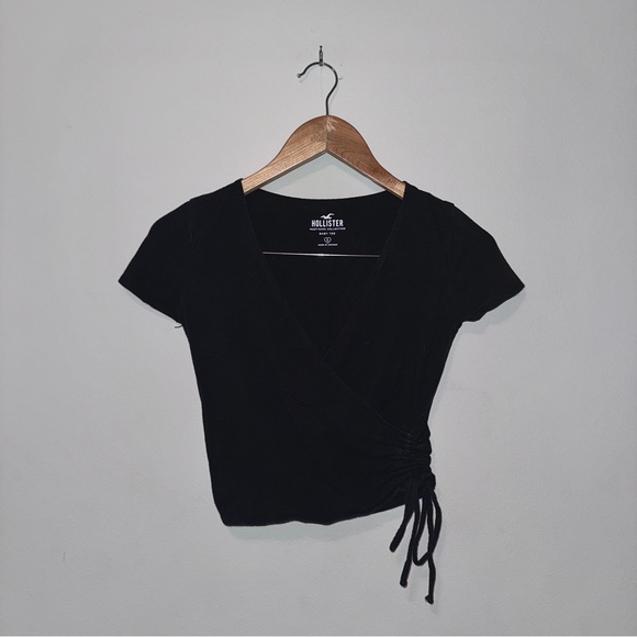 Hollister Women’s US S Black Cropped Crossover Wrap Side Baby Tee - Picture 1 of 10